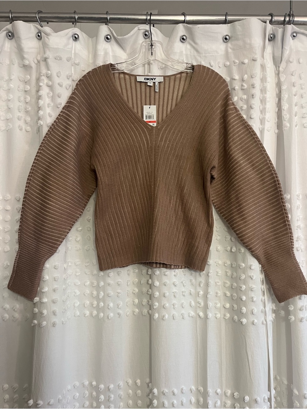 DKNY Women's V-Neck Ribbed camel Brown Sweater XS NWT